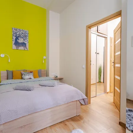 Διαμέρισμα Fair Targi Dworzec Gasiorowskich *