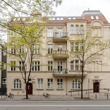 Fair Targi Dworzec Gasiorowskich Apartment